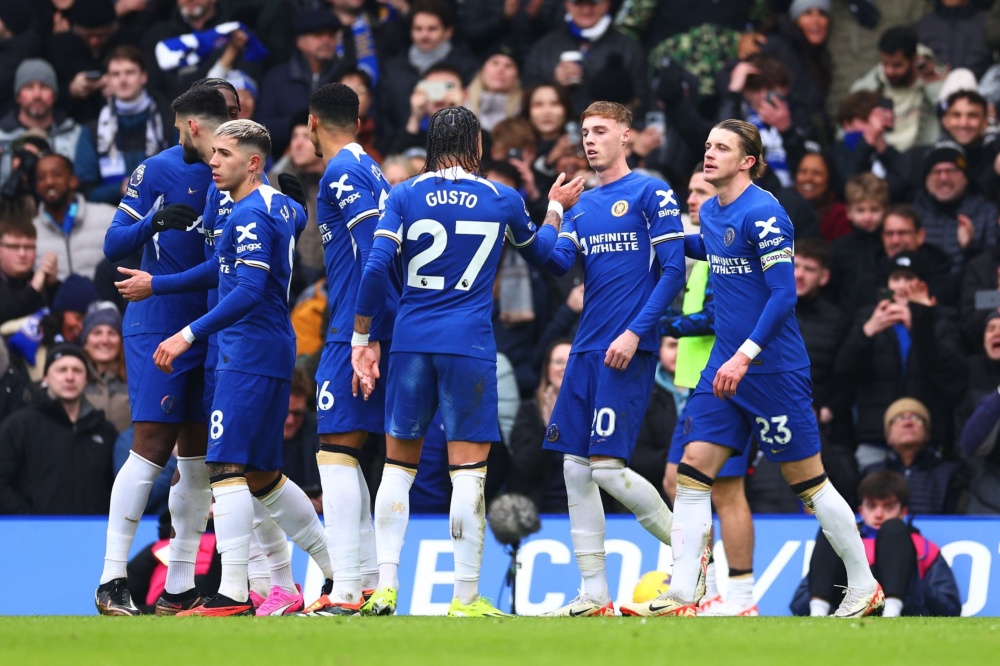 足球巴萨公布主力中场伤情，将缺阵一月