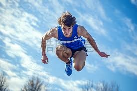 棒球与气流动力学：解析不同湿度对曲线球偏航的干扰